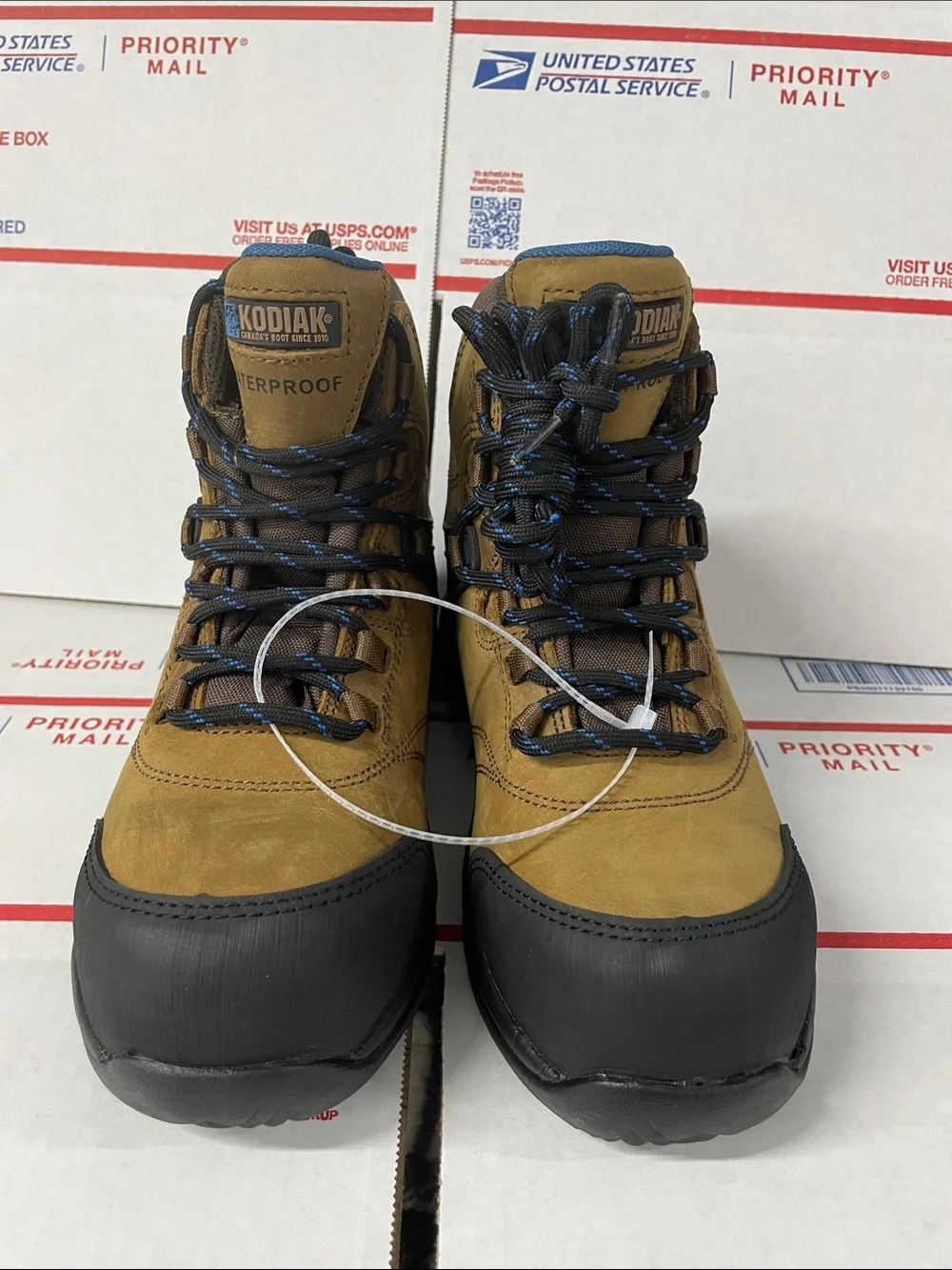 Kodiak Tan and Black Waterproof Women’s Work Boots, size 8M